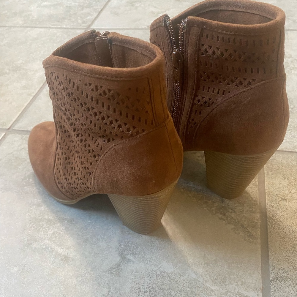 Booties - Picture 4 of 5